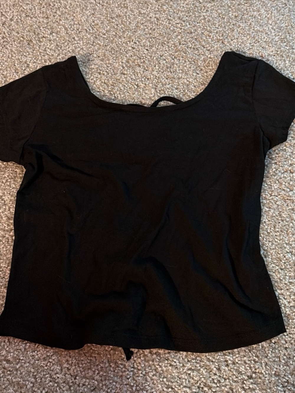 Classic Black Scoop Crop Top — Women’s Short Sleeve